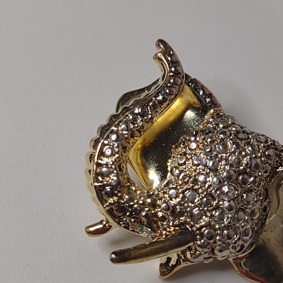 Awesome Lucky Gold Tone Elephant Head Brooch - Picture 6 of 10